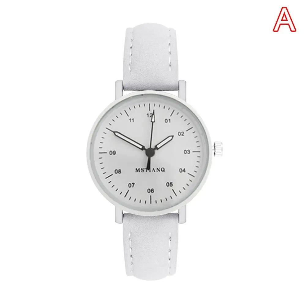 ساعة للنساء بحزام جلدي