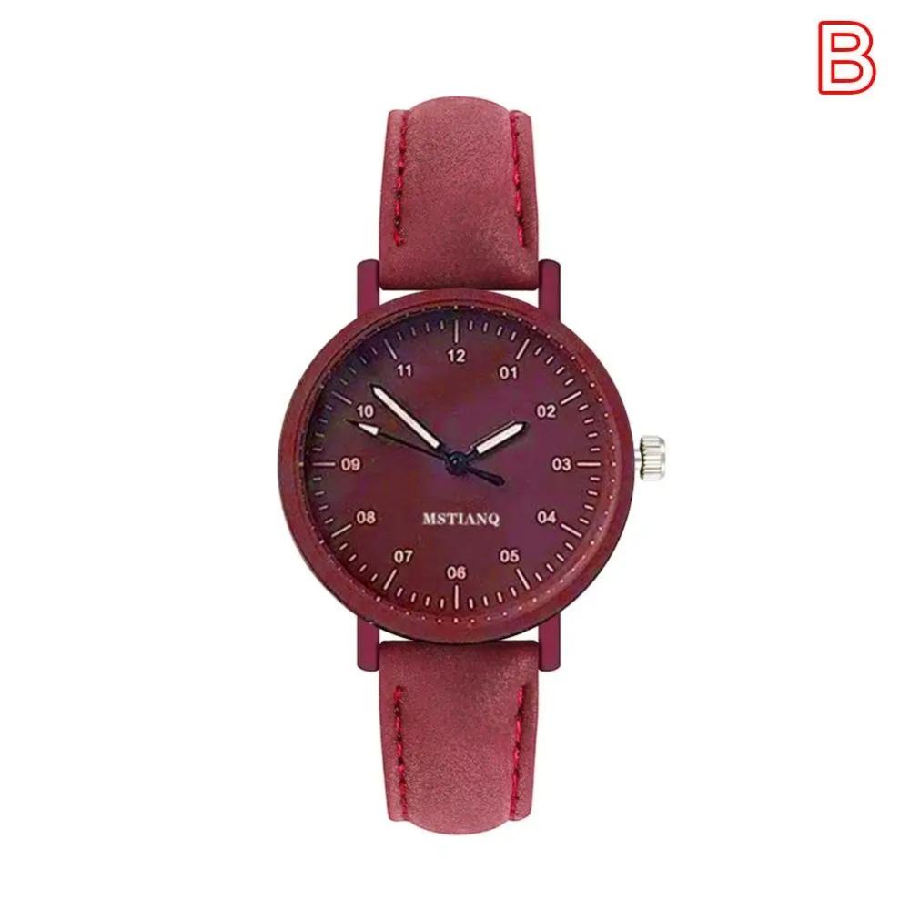 ساعة للنساء بحزام جلدي