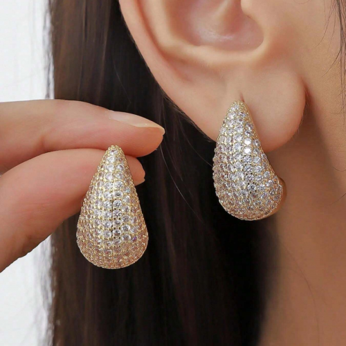 زوج واحد من الأقراط على شكل قطرة، فاخرة وعصرية