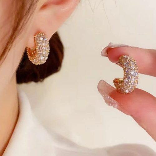 اقراط زركونيا شكل C تصميم بسيط أنيق