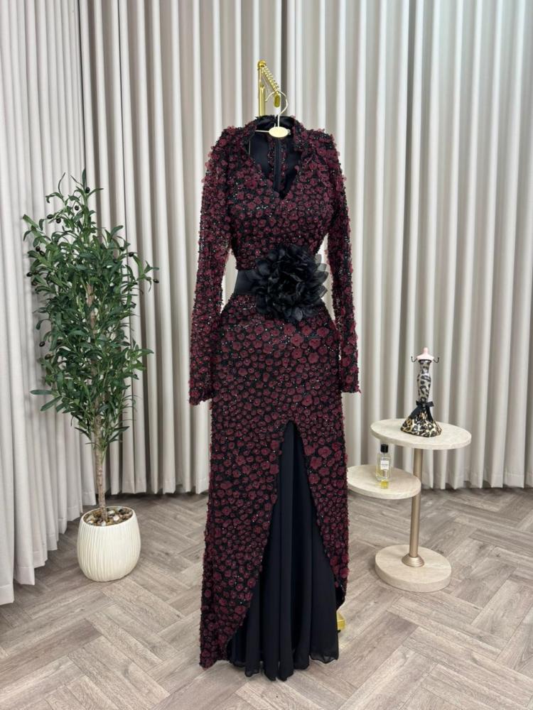 peach and black dress Peach-colored evening with fabric / embroidered silk with genuine beads flowers with soft lining and georgette chiffon with a belt and flower peach and black colour
