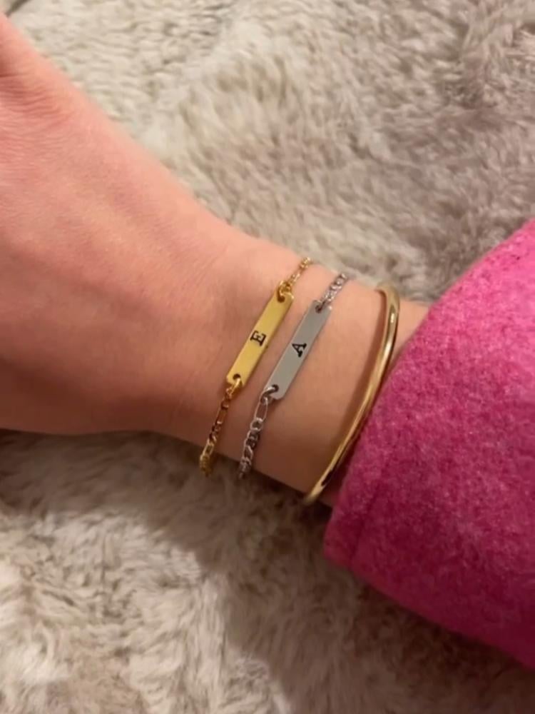 اساور الكابلز بالحرف او الاسم