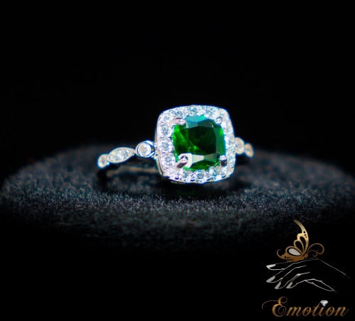 خاتم فضة عيار 925 أخضر تصميم ألماس