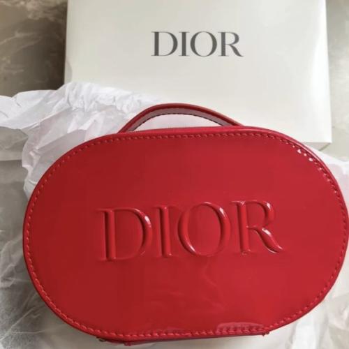 شنطة ميكب من ديور بيوتي الجديدة - Dior