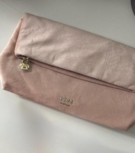 شنطه قماش مخمل قطيفه pink ماركه BOSS