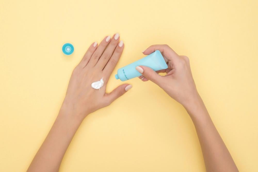 العناية بالبشرة الحساسة: نصائح ومنتجات موصى بها