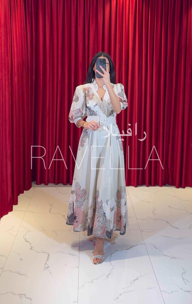 فستان طويل مع حزام عريض