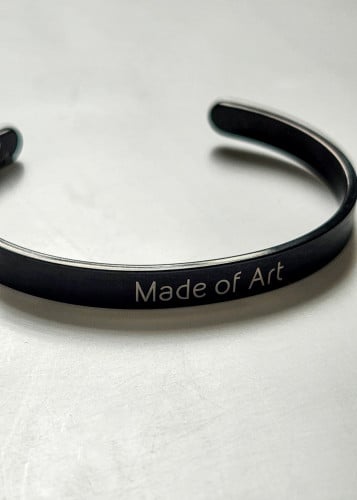 اسوارة "Made of Art" سوداء