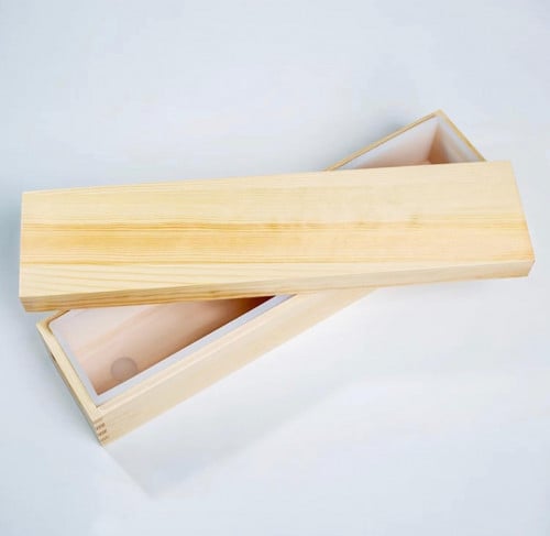 قالب  كبير من الخشب والسيليكون