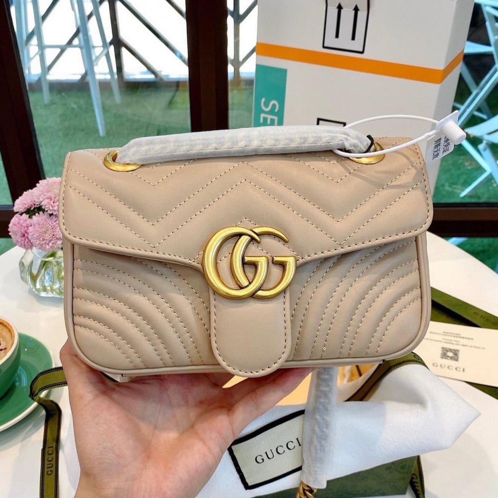 قوتشي جيجي مارمونت مقاس 22 cm