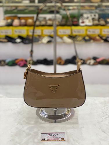 شنطة وسط بيج غامق لامع 16955