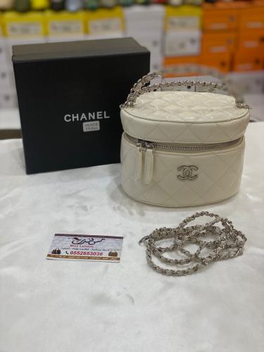 شنطة وسط ابيض 8079