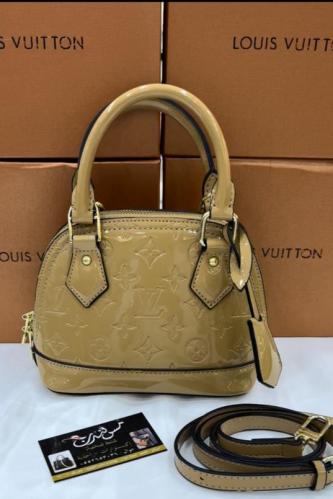 شنطة صغيرة بيج لامع 16857