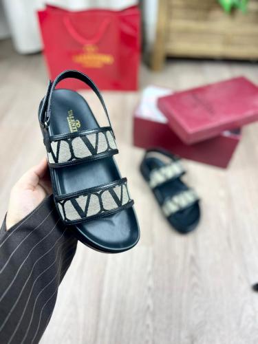 صندل نسائي موديل 50