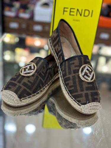 شوز موديل 561