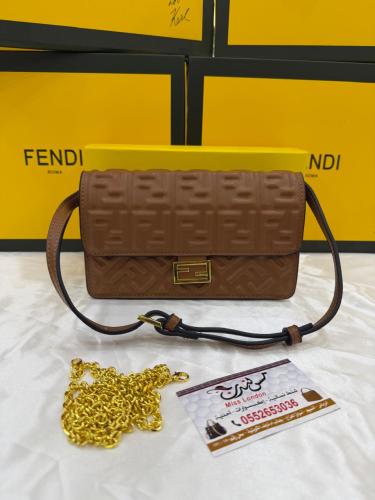 شنطة وسط بني 16896