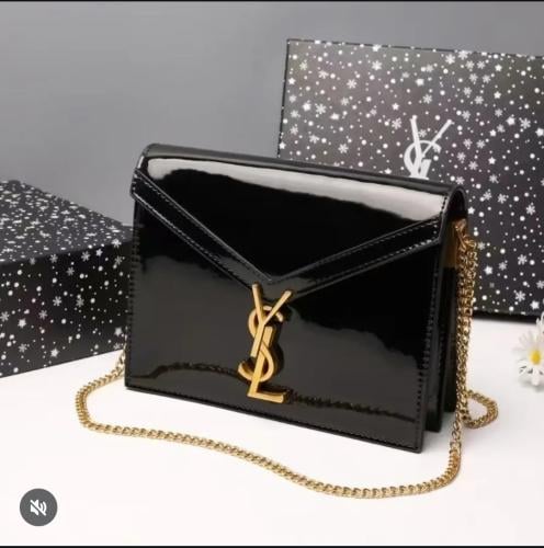 شنطة صغيرة اسود لامع 7059