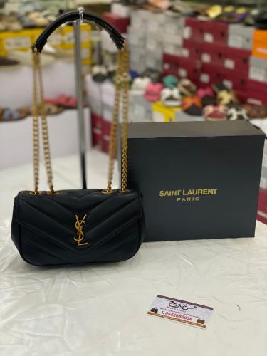 شنطة صغيرة اسود لوجو ذهبي 16917