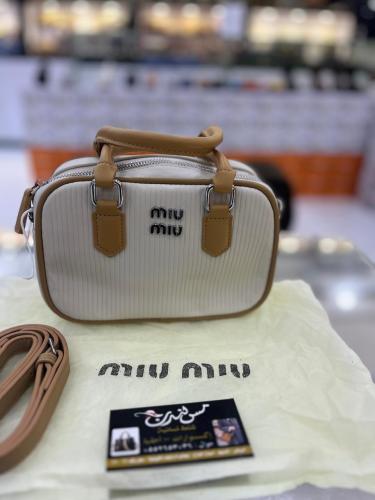 شنطة حجم صغير بيج /بني فاتح موديل 1421