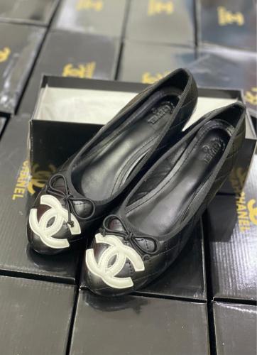 شوز اسود /ابيض 8046