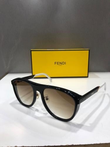 نظارة لون اسود 713