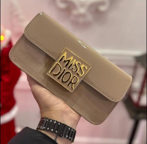 شنطة صغيرة بيج لامع  16768