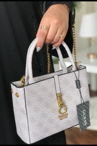 شنطة وسط ابيض 16814