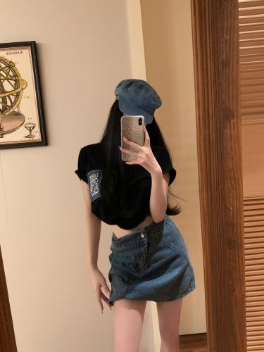 طقم قطعتين اسود /تنورة جينز موديل 1323