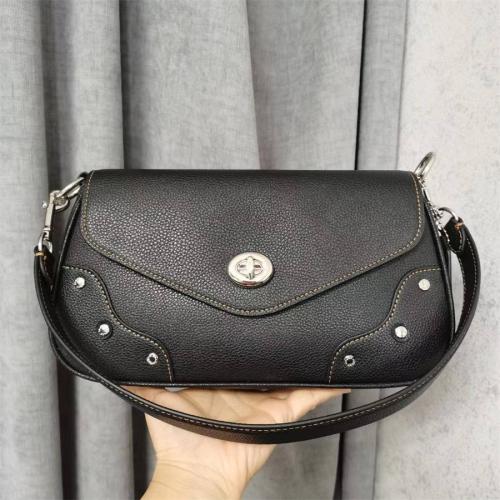 شنطة وسط موديل 107