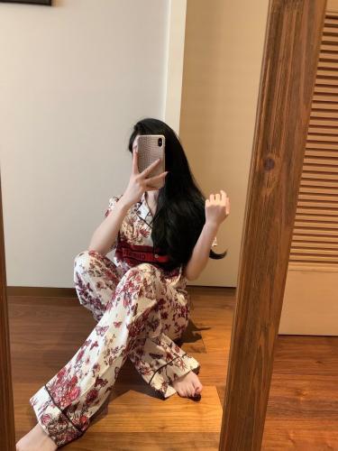 بيجامة ابيض /عنابي موديل 1325