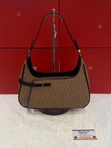 شنطة صغيرة بيج /اسود 8052