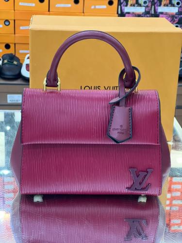 شنطة حجم صغير عنابي 6883