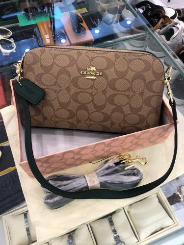 شنطة وسط بيج/اخضر 930