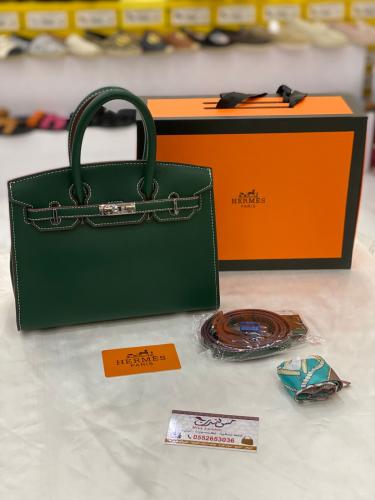 شنطة وسط اخضر 16972