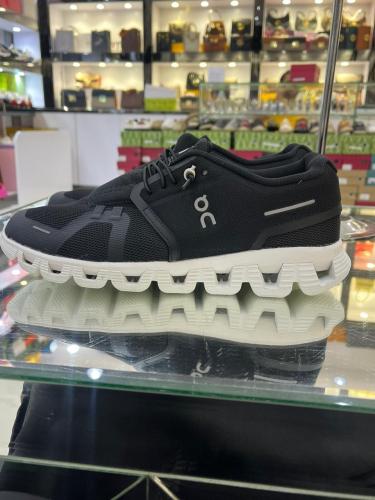 شوز اسود /ابيض موديل 675