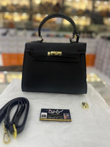 شنطة حجم وسط اسود موديل 1434