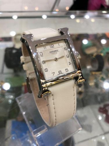 ساعة نسائية ابيض /فضي 845