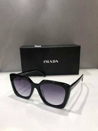 نظارة لون اسود 709