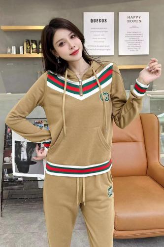 طقم قطعتين بيج 153