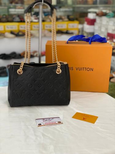 شنطة وسط اسود 170272