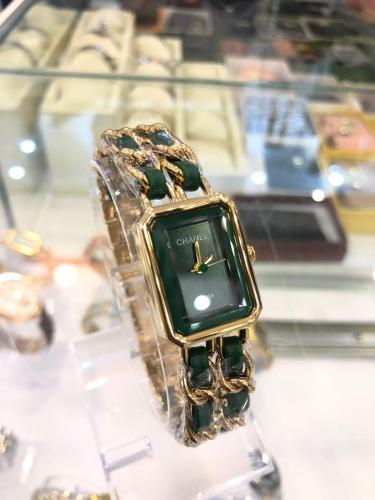 ساعة نسائية اخضر /ذهبي 867