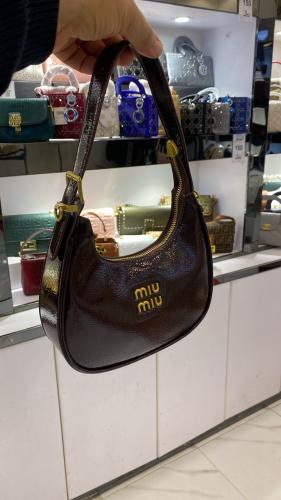 شنطة صغيرة كوفي لامع 170150