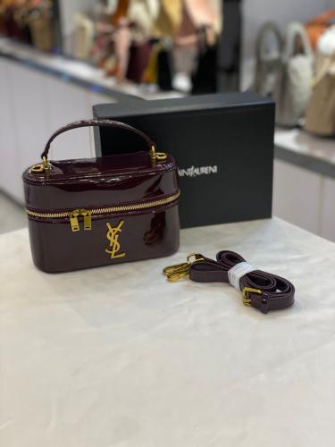 شنطة صغيرة عنابي لامع 170100