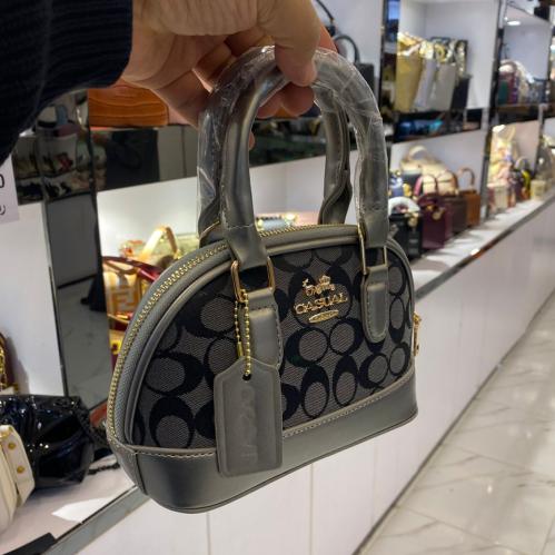 شنطة صغيرة فضي 17082