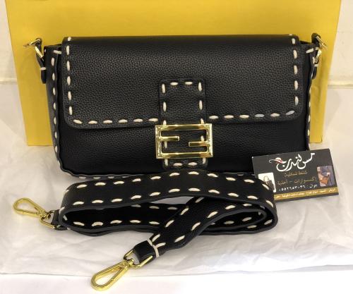 شنطة مستطيلة اسود  1055