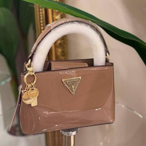 شنطة صغيرة بيج لامع 16749