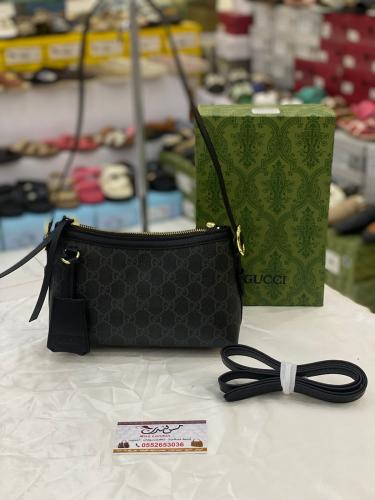 شنطة وسط اسود 17022