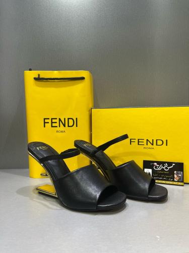 كعب نسائي موديل 20