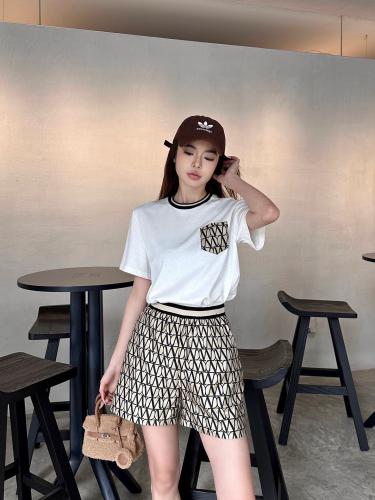 طقم قطعتين ابيض /بيج موديل 1288