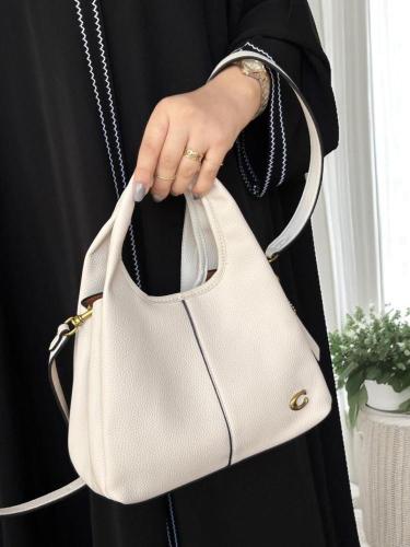 شنطة وسط ابيض 7087